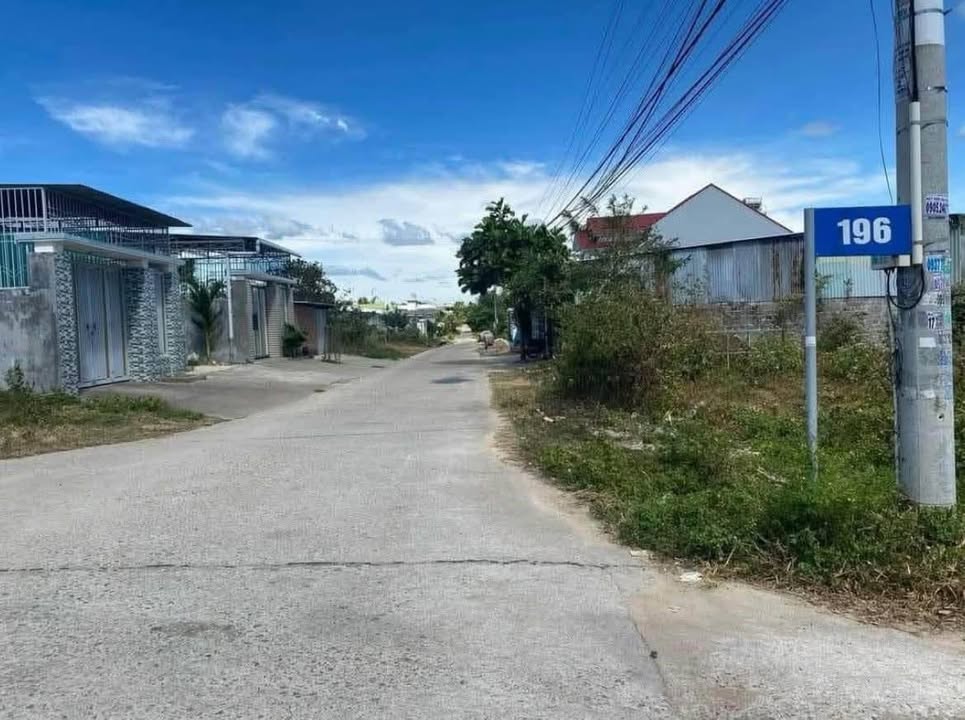 Đất nền Kon Tum 215m² - Đất thổ cư 100%, hạ giá bán nhanh!