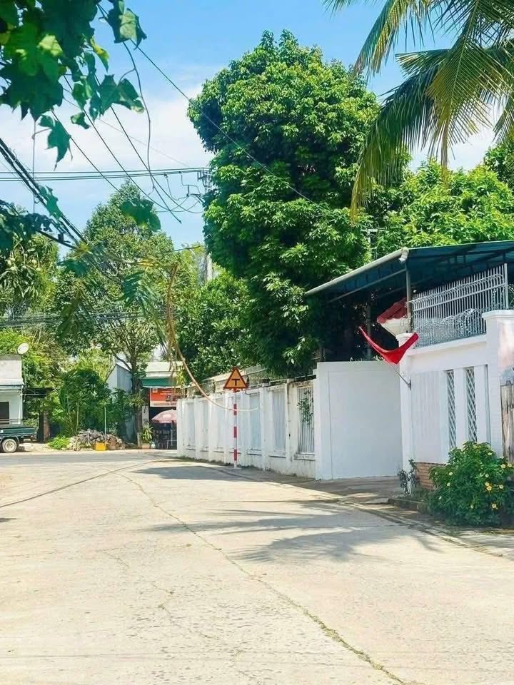 Bán nhà đường Trần Văn Ơn Kon Tum 375m² giá 1.6 tỷ - Vị trí đẹp