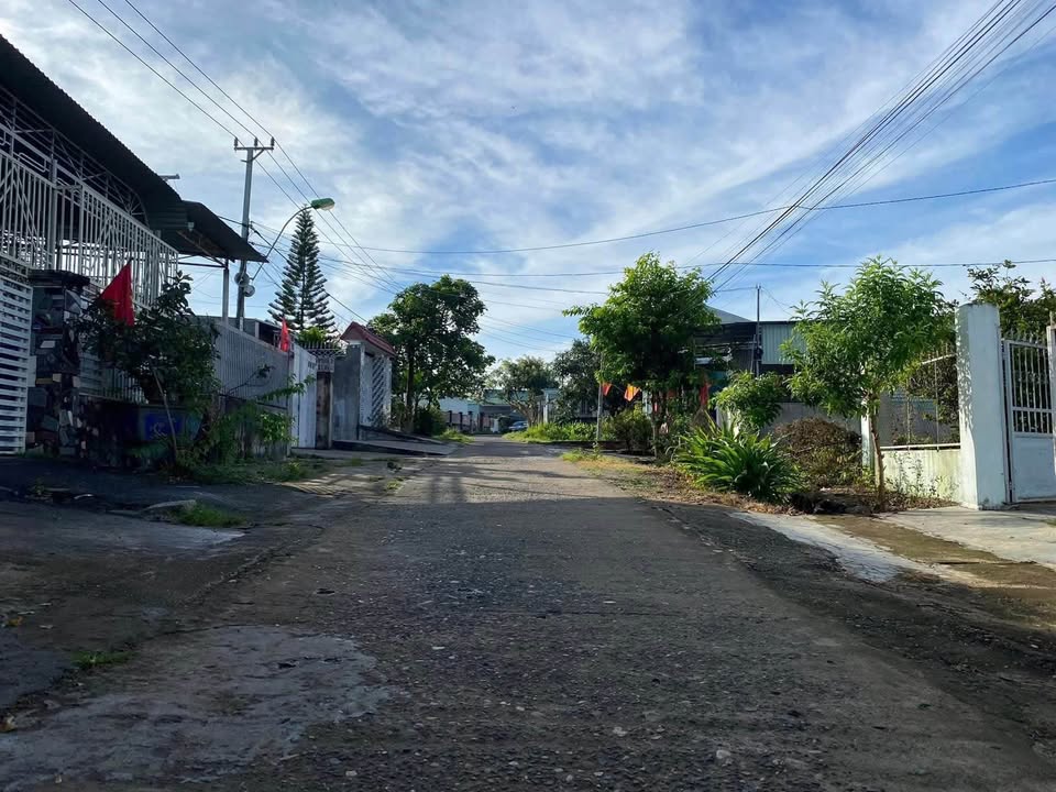 Đất nền Đắk Cấm 315m² chỉ 6xx triệu - Sổ hồng sẵn, đường 10m!