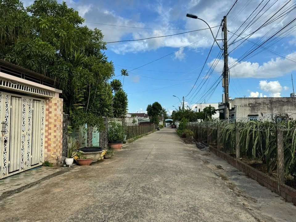 Đất nền TP. Kon Tum 192m² giá 1.1 tỷ - Sổ đỏ chính chủ, thổ cư 100%