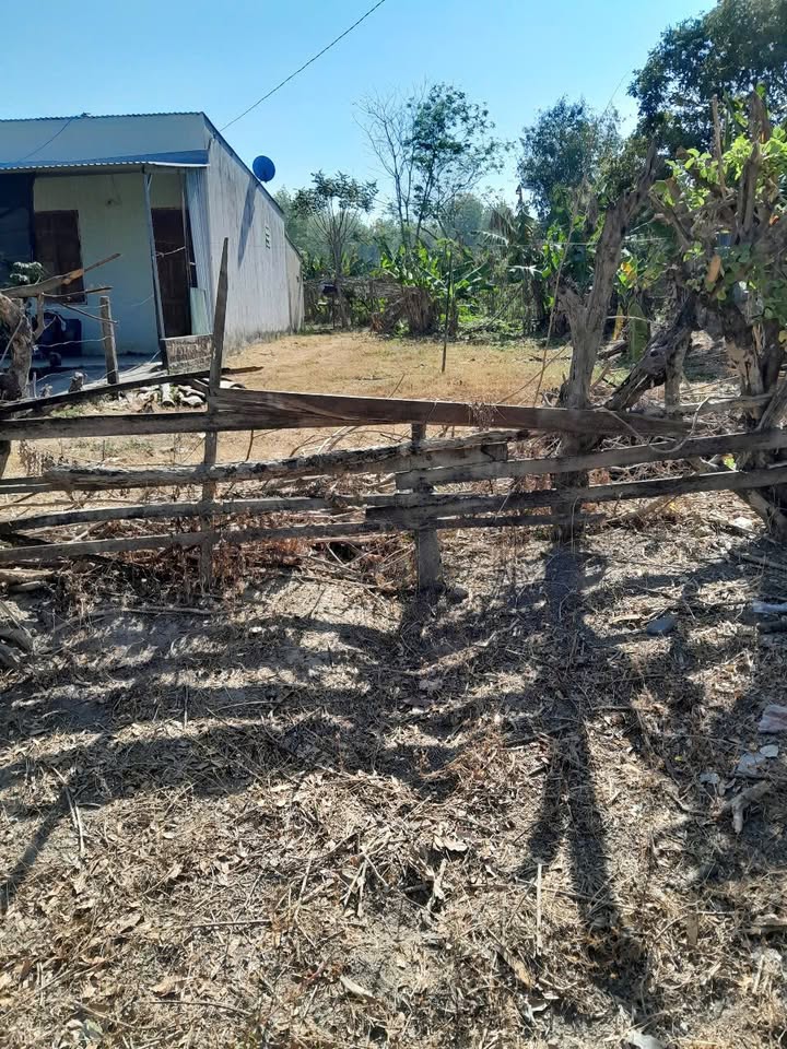 Đất nền Đắk Cấm Kon Tum 235m² - Sổ đỏ chính chủ giá tốt