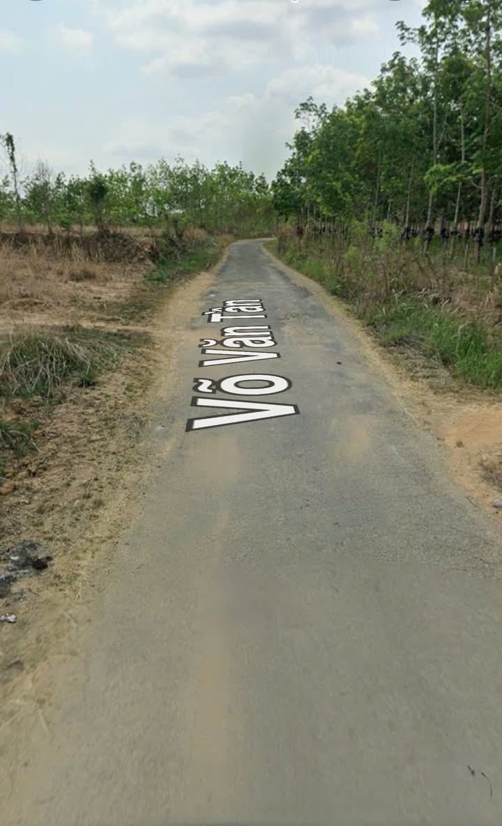 Bán đất Võ Văn Tần Kon Tum 2261m² giá 700 triệu - Sổ đỏ chính chủ