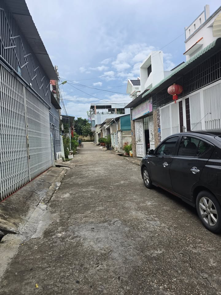 Nhà riêng hẻm Ngô Thị Nhậm Kon Tum 1 tỷ - Ô tô vào tận nhà!