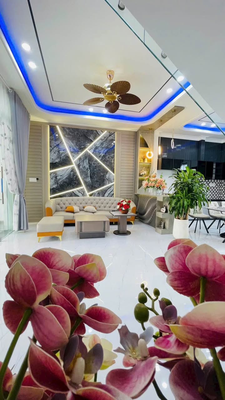 Nhà Hẻm Trường Chinh, Pleiku 71m² - 3PN, Sân Ô Tô Giá 1.8 Tỷ