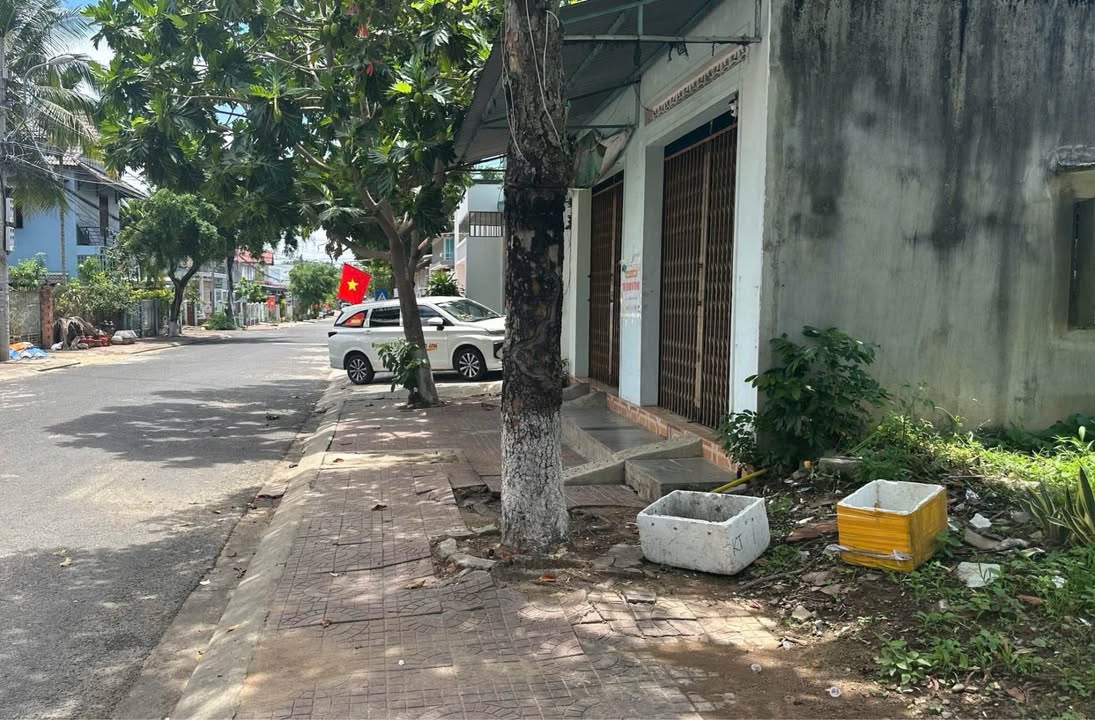 Đất Vàng Hồ Tùng Mậu, Kon Tum 233m² - Kinh Doanh Đắc Lợi, Sổ Đỏ 100% Thổ Cư