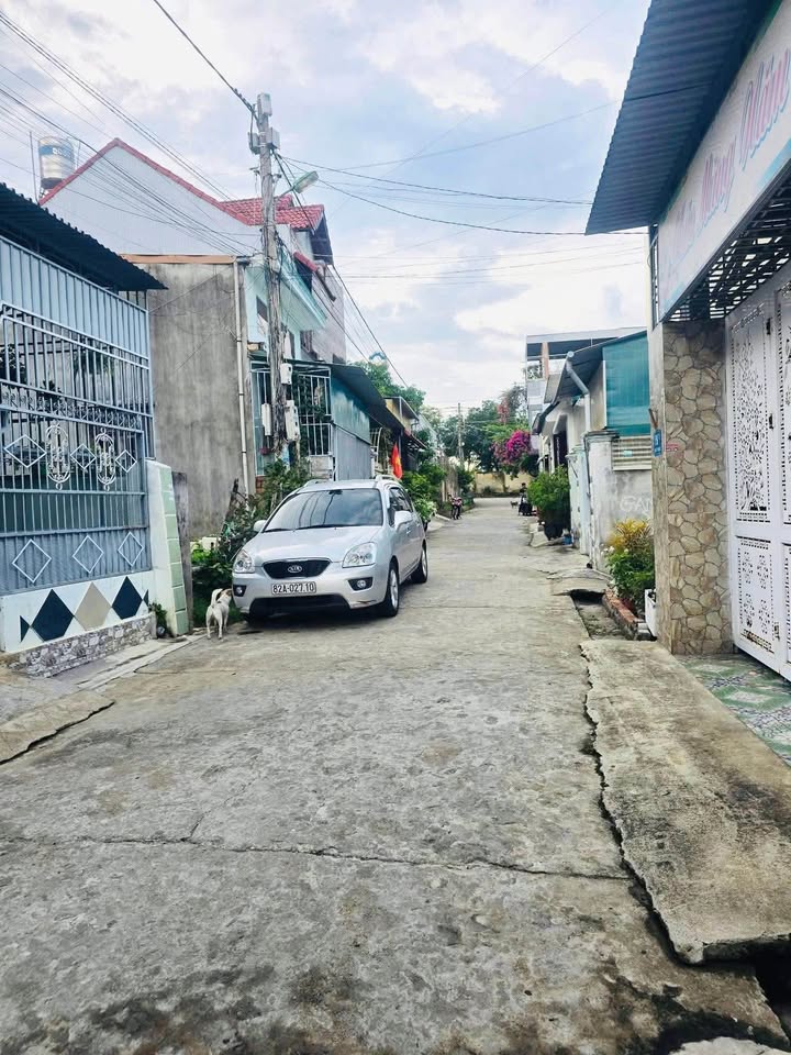 Bán Đất Tặng Nhà Cấp 4 Hẻm Ngô Thì Nhậm, Kon Tum - 95m² Giá 1.3 Tỷ