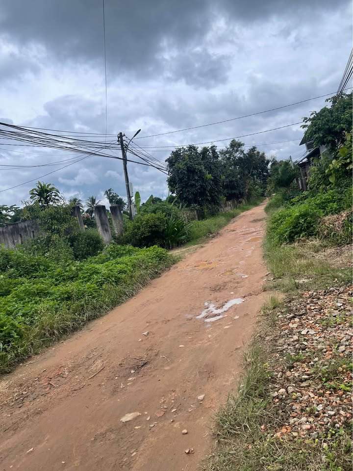 Nhà cấp 4 Kon Tum 200m² giá 7xx triệu - Chính chủ, ô tô vào tận nhà!