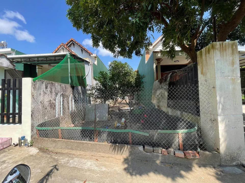 Đất nền Hẻm Nguyễn Trãi, Quảng Ngãi 124m² - Đất thổ cư 100%