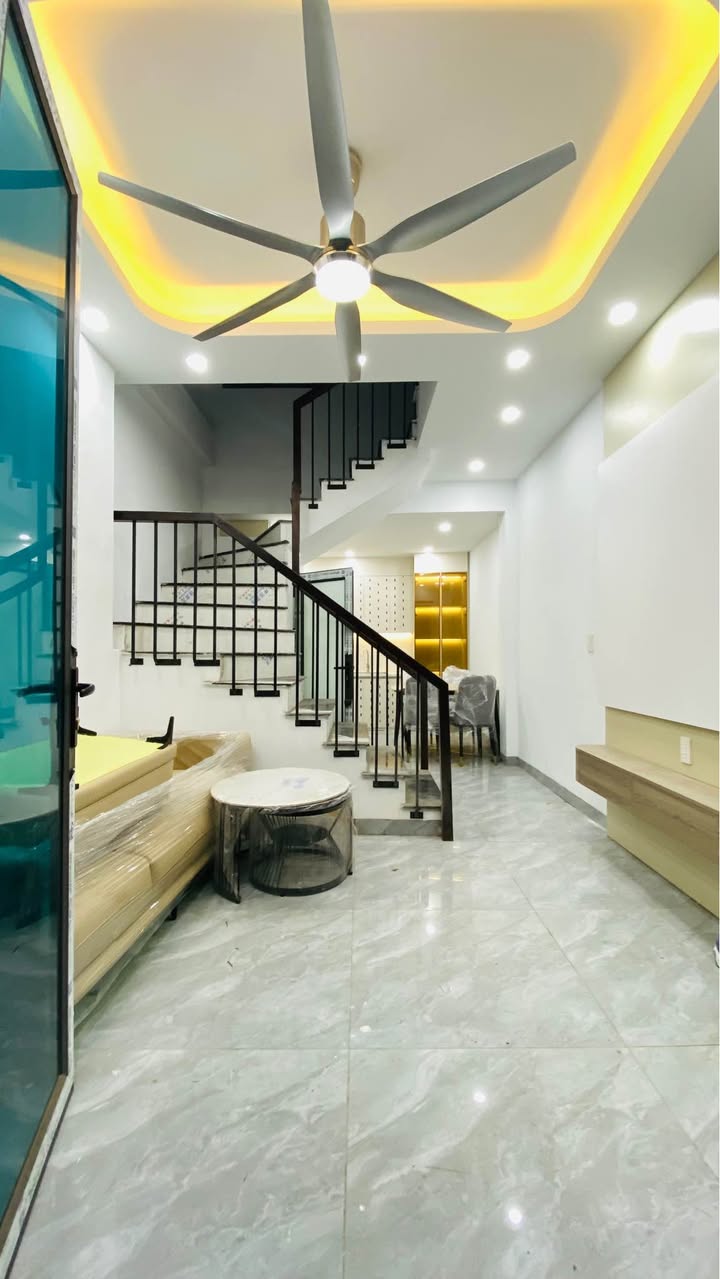 Nhà riêng 3 tầng Phan Bá Vành, Thái Bình - Giá chỉ 1 tỷ, sẵn sàng ở ngay!