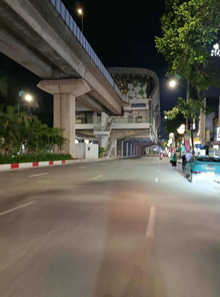 Nhà 33m² KĐT Văn Phú, Hà Đông - Giá 7.5 Tỷ, Sẵn Sàng Về Ở Ngay!