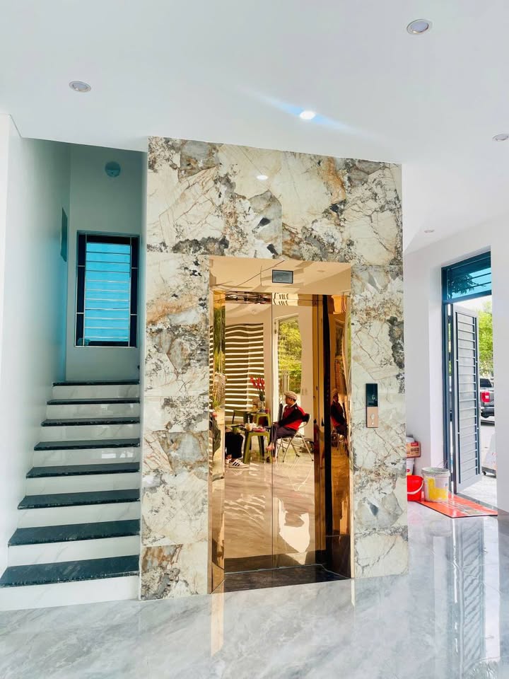 Nhà Mặt Tiền Nguyễn Trãi, TP Bắc Ninh 600m² - Vị trí đắc địa, có thang máy!