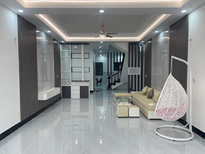 Nhà Mặt Tiền Nguyễn Quang Bích, Rạch Giá - 100m², 4PN, Kinh Doanh Đắc Lợi