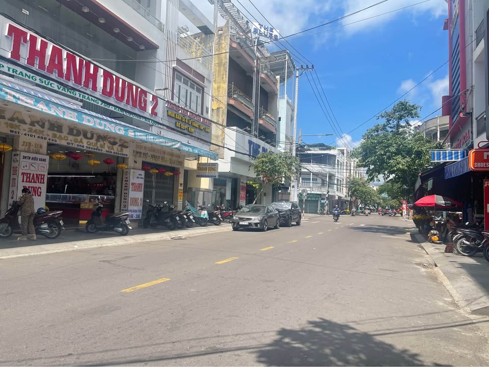 Nhà phố Mặt tiền Lê Lợi Quy Nhơn 85m² - Giá tốt hiếm có!
