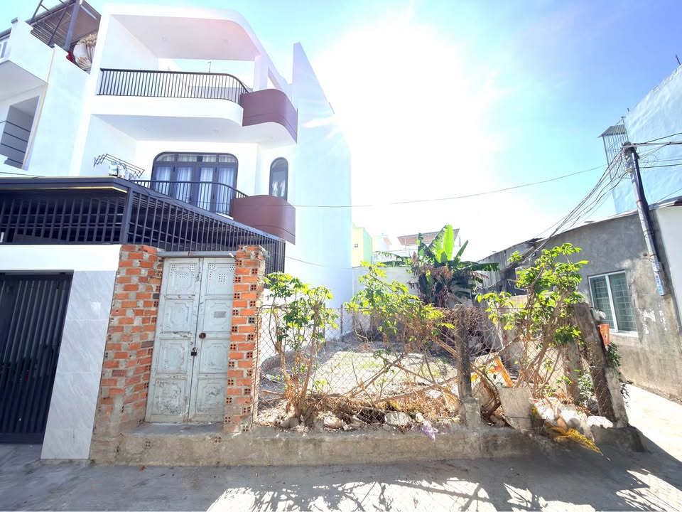 Đất nền Đường Hoà Trung Nha Trang 68,7m² - Tiềm năng tăng giá vượt trội!