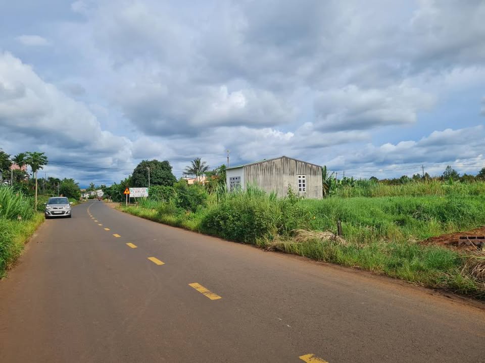 Đất Mặt Tiền Liên Xã Cư M'gar - EaKiết 2000m² - Giá 3.2 Tỷ