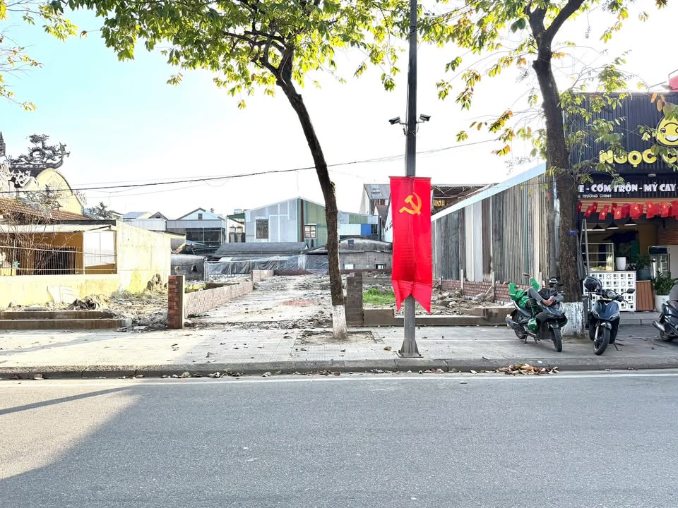 Mặt Bằng Kinh Doanh Mặt Tiền Trường Chinh, Huế - 300m² Ngang 10m