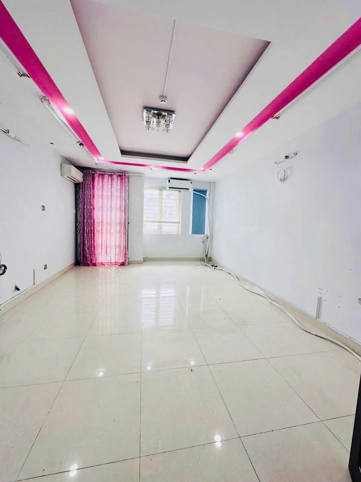 Nhà Mặt Tiền Tam Đảo Quận 10 - 63m² - 18.2 Tỷ - Kinh Doanh Đỉnh Cao