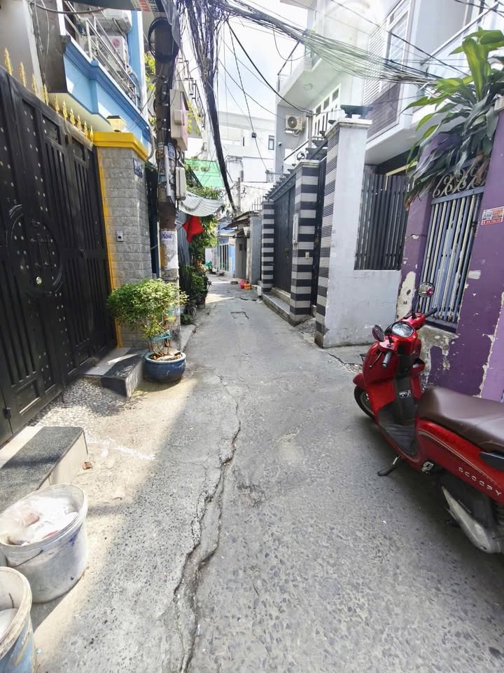 Bán Nhà Cấp 4 Đường Lưu Hữu Phước, Q8 - 96m² Sổ Hồng Riêng, Giá 4.9 Tỷ