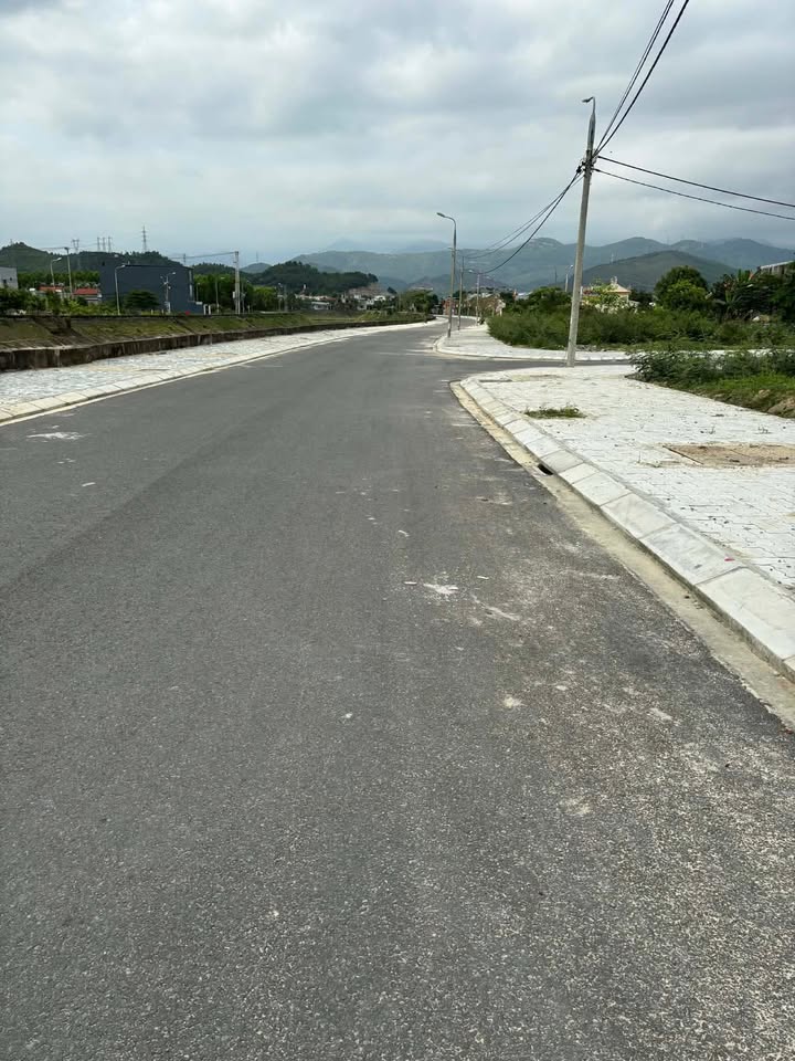 Đất nền Hòa Liên, Đà Nẵng 125m² - Pháp lý rõ ràng, view kênh mát mẻ!