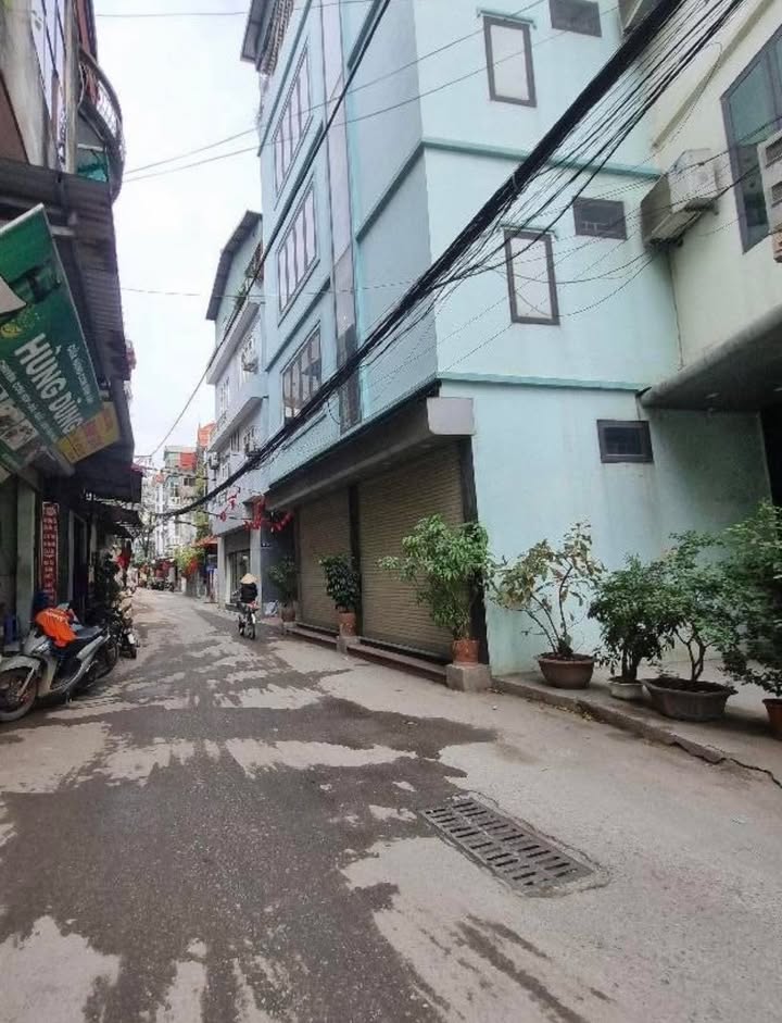 Nhà Mặt Ngõ Kinh Doanh Hoàng Mai 30m², 4 Tầng - Giá 10 Tỷ