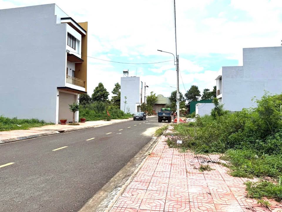 Đất nền Buôn Ma Thuột 125m² giá 7.55 tỷ - Sổ đỏ chính chủ!