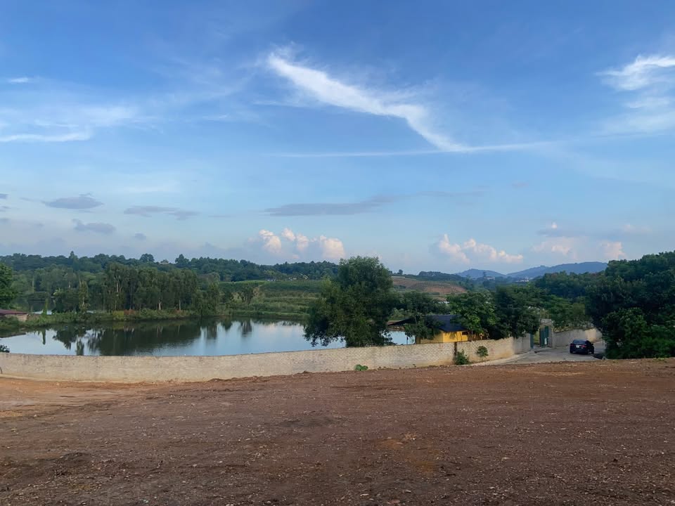 Đất nền Ba Vì 423m² - View hồ, núi, bám suối - Sổ đỏ sẵn sàng