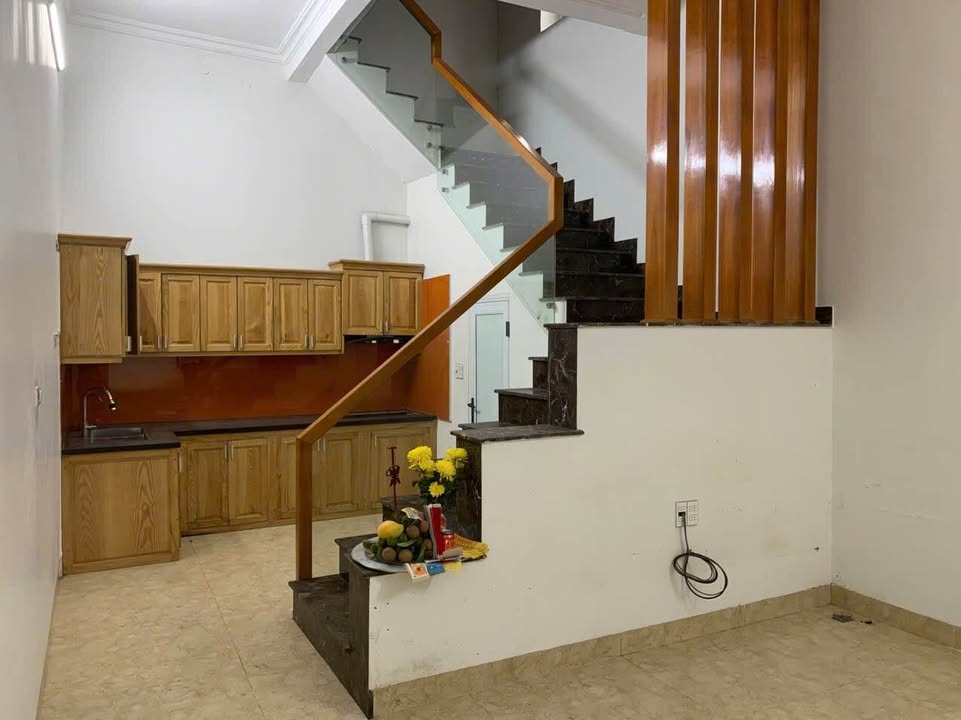 Nhà 2 Tầng Tống Duy Tân 50m² - Ngõ Rộng 4m, 3 Bước Ra Phố