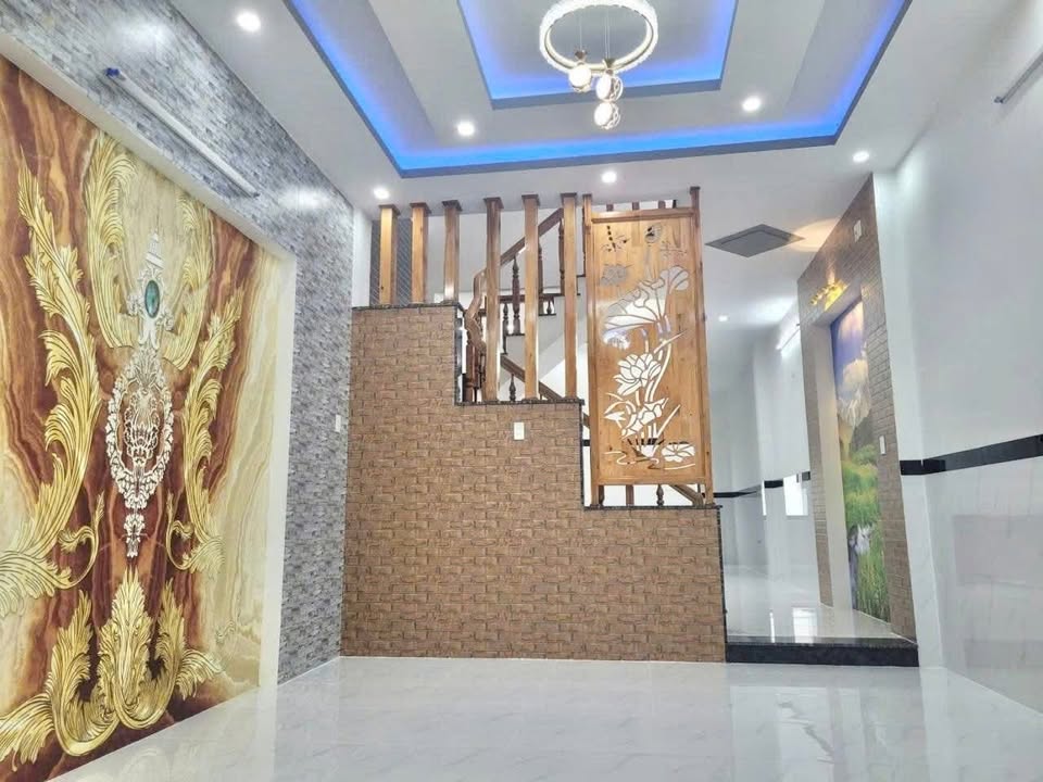 Nhà 2 Tầng Hẻm Âu Cơ 77m² Ngang 4m - Giá 1.5 Tỷ Sẵn Sổ Đỏ