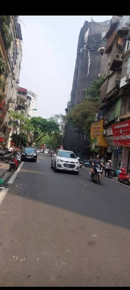 Bán nhà Phố Hoàng Văn Thái 40m² 5 tầng - Kinh doanh đắc lợi, Sổ đỏ lâu dài