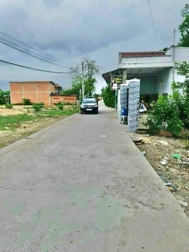 Đất nền Đường Lê Minh Xuân 120m² 750 triệu - Sổ đỏ chính chủ!