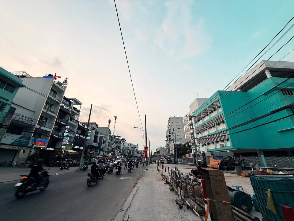 Nhà Phố Quận 3 62m² 8 tỷ - Hẻm Ô Tô, Vị Trí Đắc Địa!