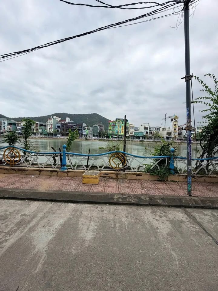 Nhà riêng Quy Nhơn 91m² giá 3.1 tỷ – Ô tô vào tận nơi, view sông đẹp