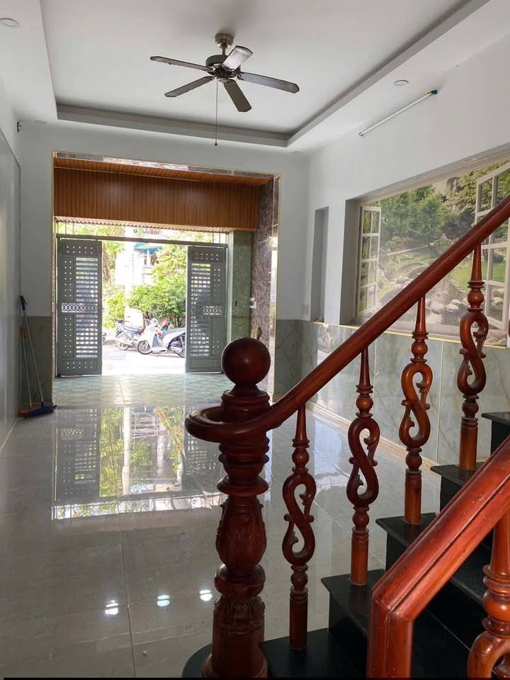 Nhà cho thuê Phạm Thị Giây Hóc Môn 144m² giá 10 triệu - Ô tô vào tận nhà