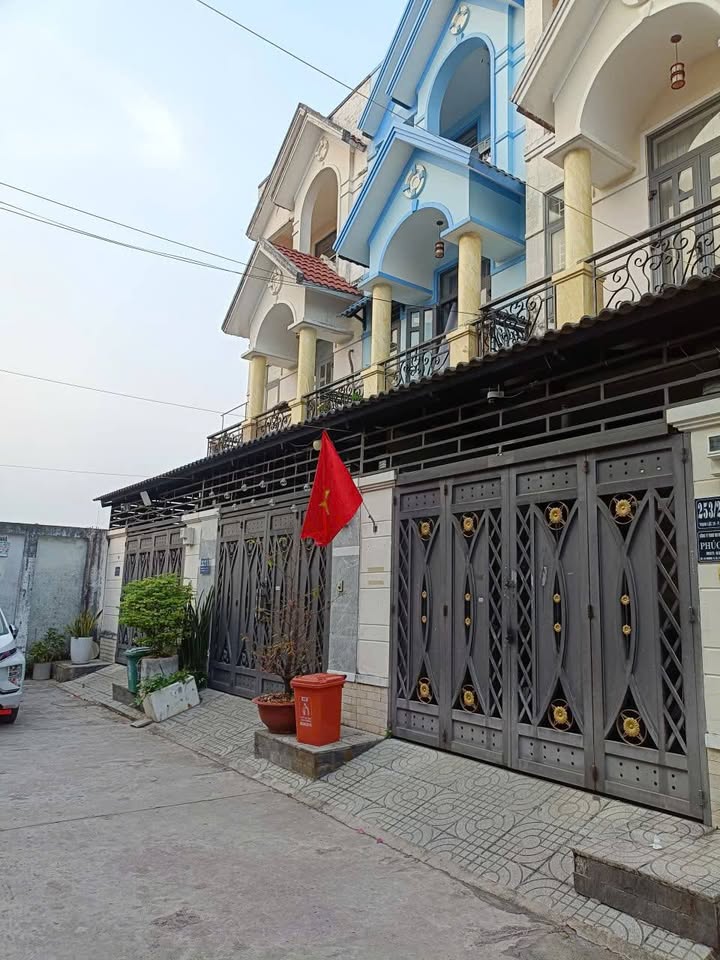 Nhà 1 Trệt 2 Lầu, 3PN Đường TL19, Quận 12 - Giá 10 Triệu/Tháng