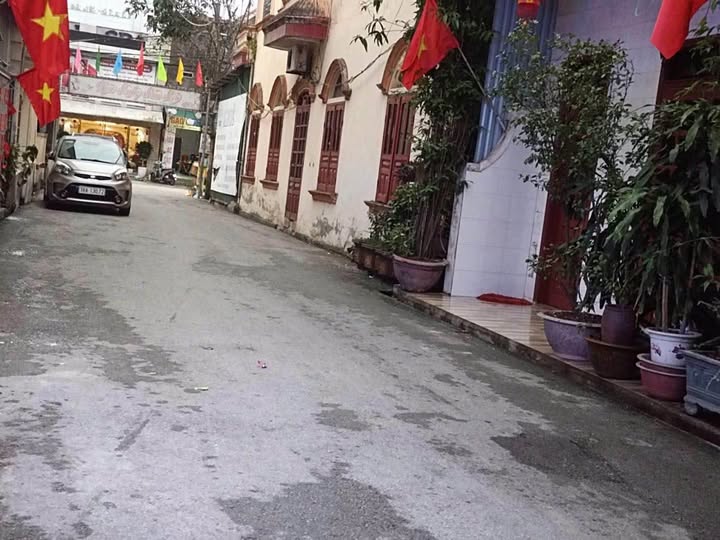 Bán nhà phố Xuân Diệu TP Hà Tĩnh 111m² - Vị trí đẹp, giá tốt hiếm có