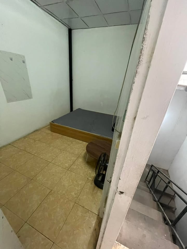 Cho thuê phòng trọ 2.2 triệu/tháng tại Doãn Kế Thiện, Cầu Giấy - Giờ tự do, WC riêng