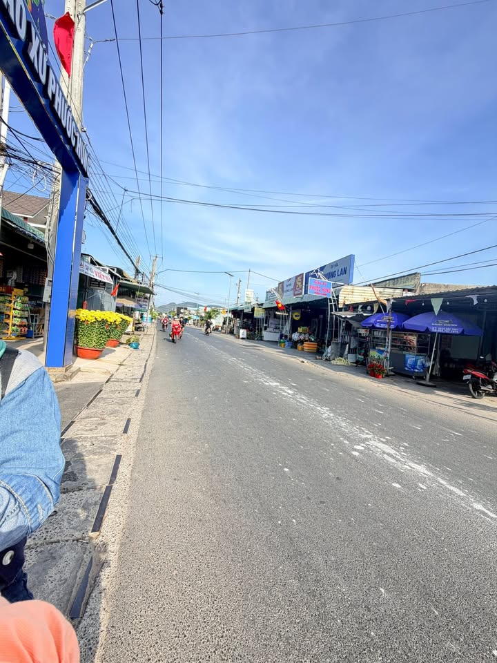 Đất Nền Phước Hưng 210m² - Sổ Đỏ Chính Chủ, Cách Biển 250m!