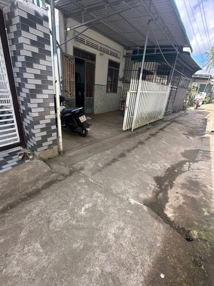 Đất nền Thị trấn Phước An 180m² giá 1 tỷ - Sổ đỏ chính chủ, tặng nhà!