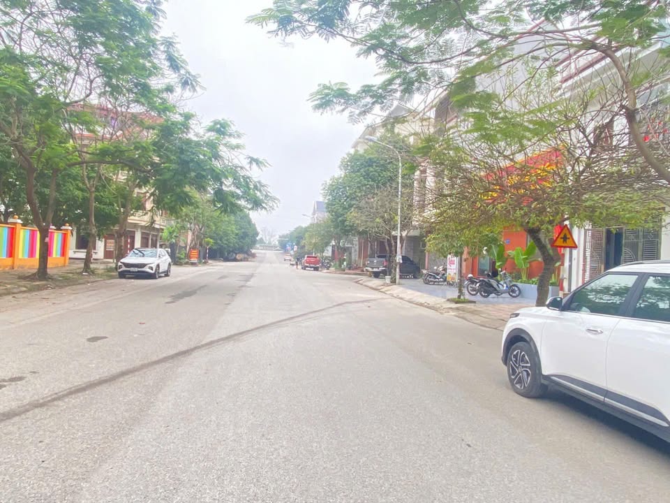 Nhà Mặt Tiền Phố Hoa Vương, Việt Trì - Kinh Doanh Sầm Uất, 81m²