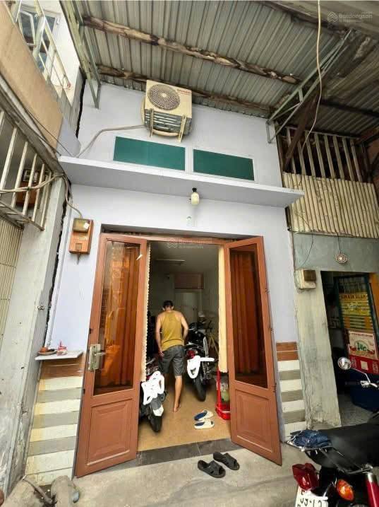 Nhà 30m² Bình Đông, Quận 8 - Giá 2.35 Tỷ, Sổ Hồng Riêng