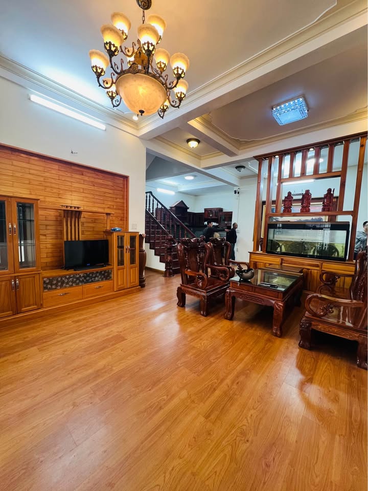 Bán Nhà Trần Đại Nghĩa Đà Lạt 135m² - 5PN, Oto tận nơi, Sẵn Sàng Định Cư