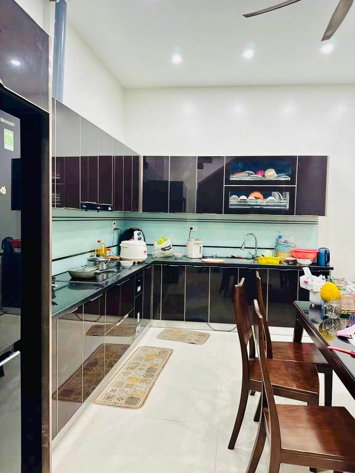 Nhà Lô Góc 3 Tầng Đường Rộng 3 Ô Tô - View KĐT Đồng Triều, Hải Dương