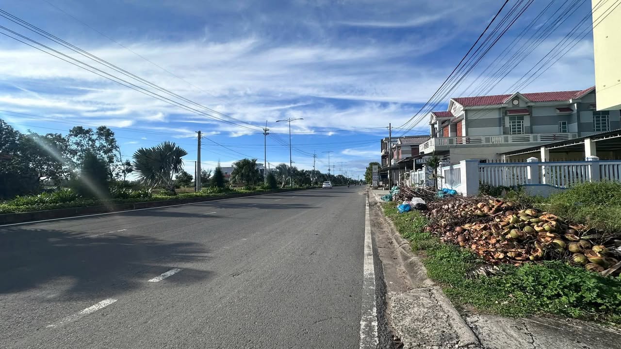 Đất nền 60m² Đại lộ Hùng Vương, Phú Yên - Sổ đỏ thổ cư, giá 2.5 tỷ