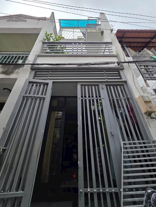 Bán nhà Quận 7 đường Trần Xuân Soạn 45m² giá 4.9 tỷ - Vị trí đẹp!