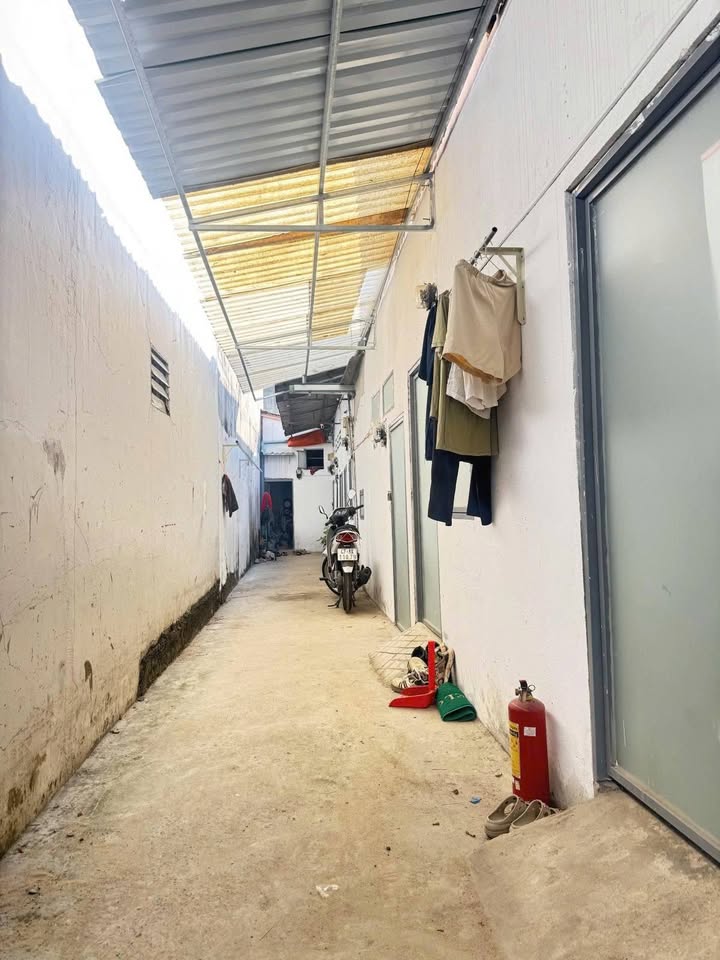 Nhà trọ Hóc Môn 224m² - 10 phòng, thu nhập 20tr/tháng, giá 8 tỷ TL