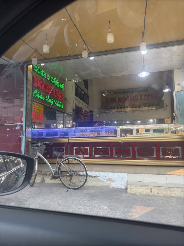 Đất Dĩ An 150m² - Sổ Hồng Chính Chủ, Sát Chợ, Giá 7.4 Tỷ