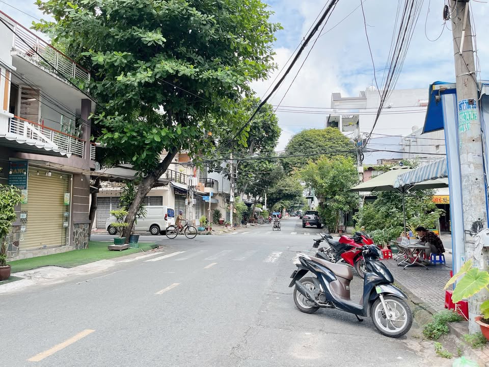 Nhà Phố Mặt Tiền Bác Ái, Tân Phú 68m² 9.5 tỷ - Vị trí đắc địa!