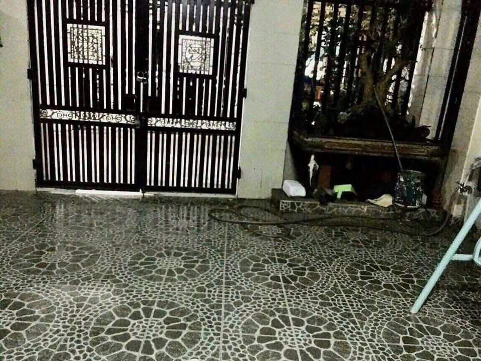 Cho thuê nhà cấp 4 Phường Long Toàn - 2PN, Sân rộng - Giá 3 Triệu/tháng