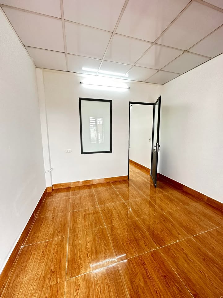 Nhà Phố Trạm Long Biên 33m², 4 Tầng - Sẵn Sàng Về Ở Ngay!