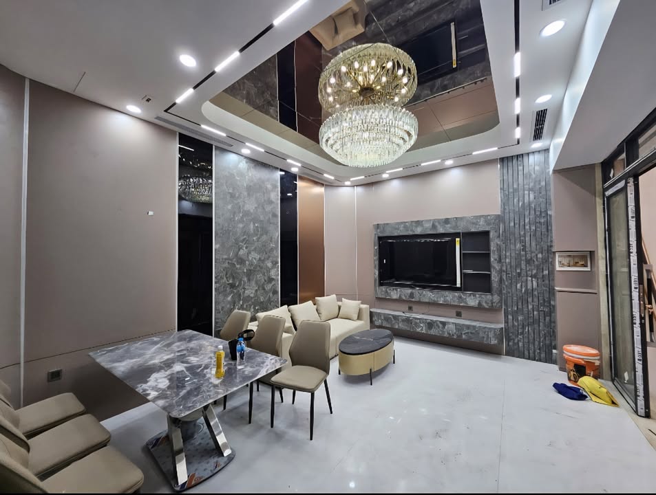 Nhà Mặt Tiền 9m Phố Hoàng Như Tiếp, Long Biên - 50m² x 6 Tầng Thang Máy